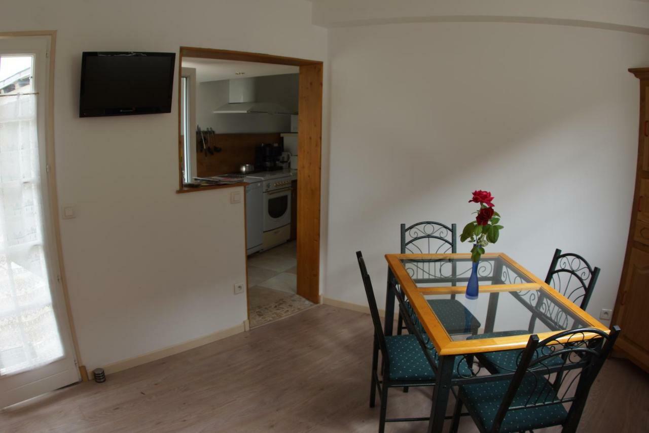 Le Petit Nid Villa Neuille-le-Lierre Ngoại thất bức ảnh